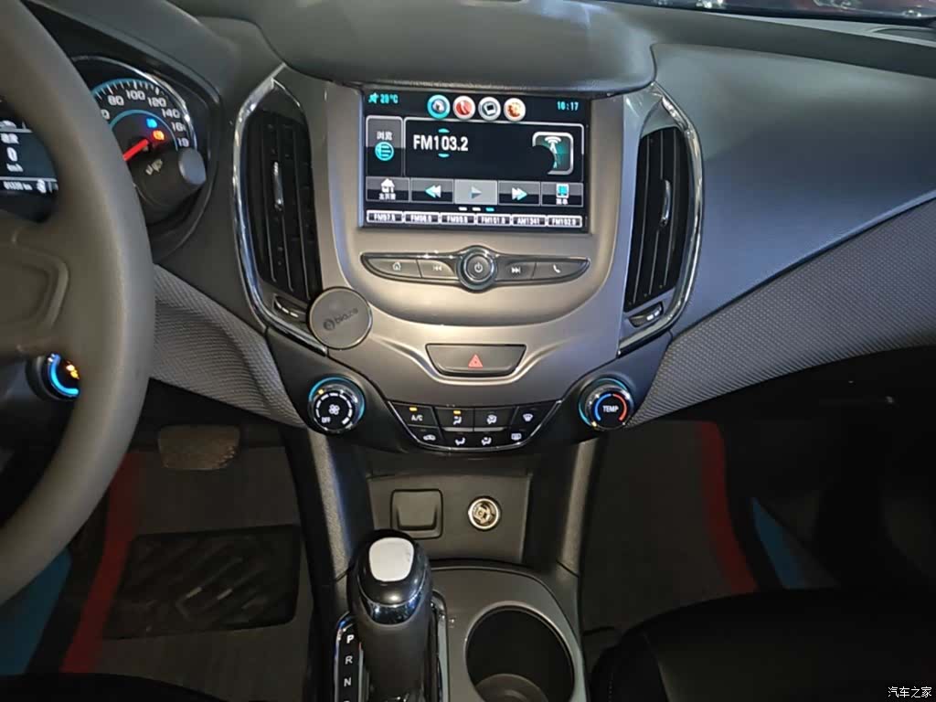 Chevrolet 320, 2017 13