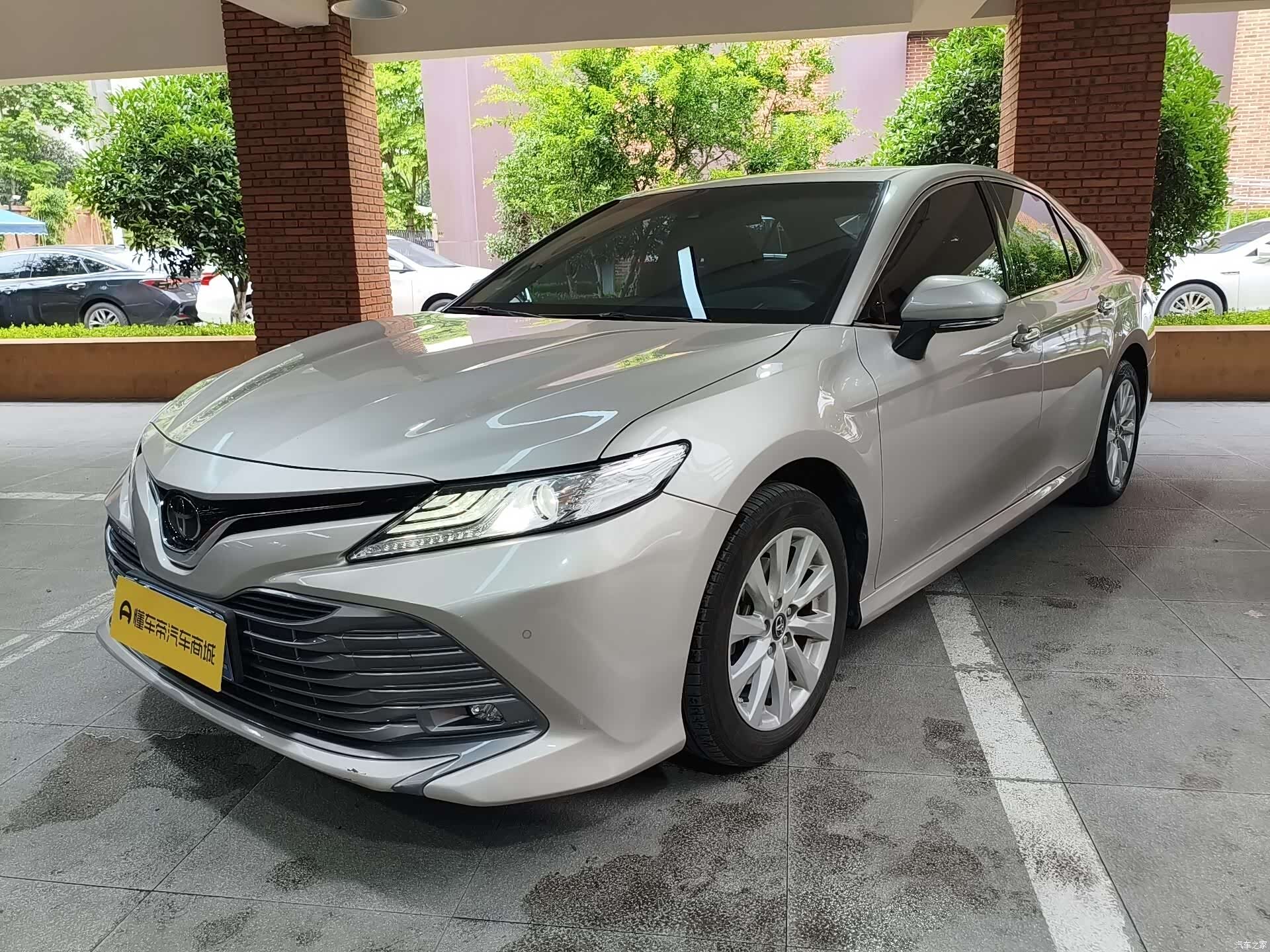 Toyota Camry, 2021 1