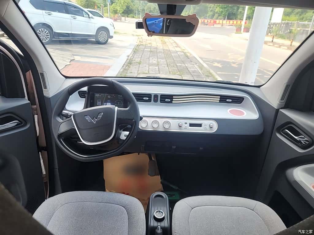 Wuling MINIEV, 2023 10
