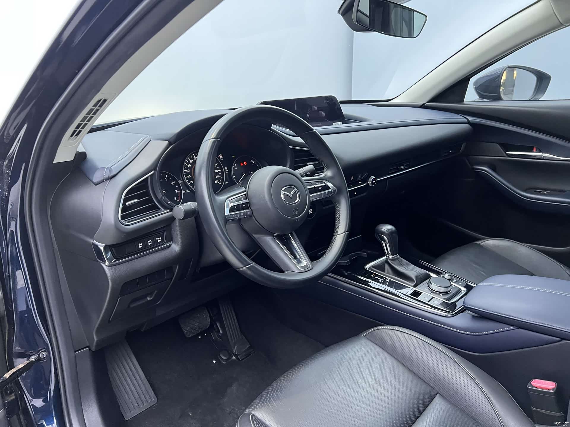 Mazda CX-30, 2022 все фото