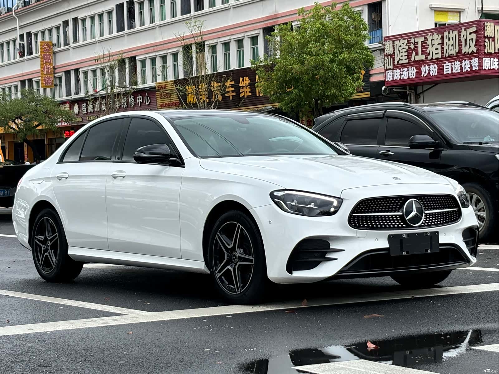 Mercedes-Benz E-Class, 2023 3