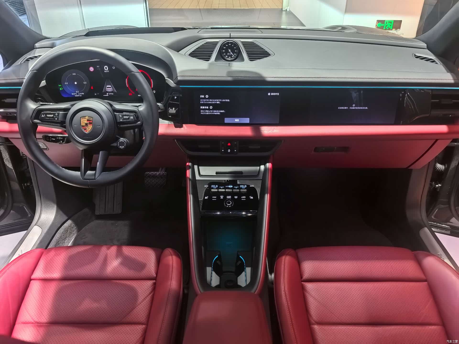 Porsche Macan, 2025 8