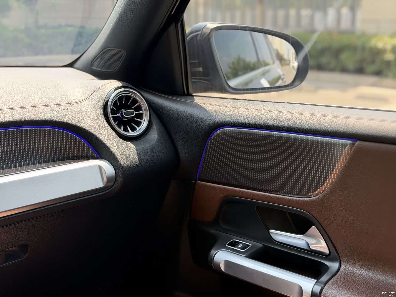 Mercedes-Benz GLB, 2021 12