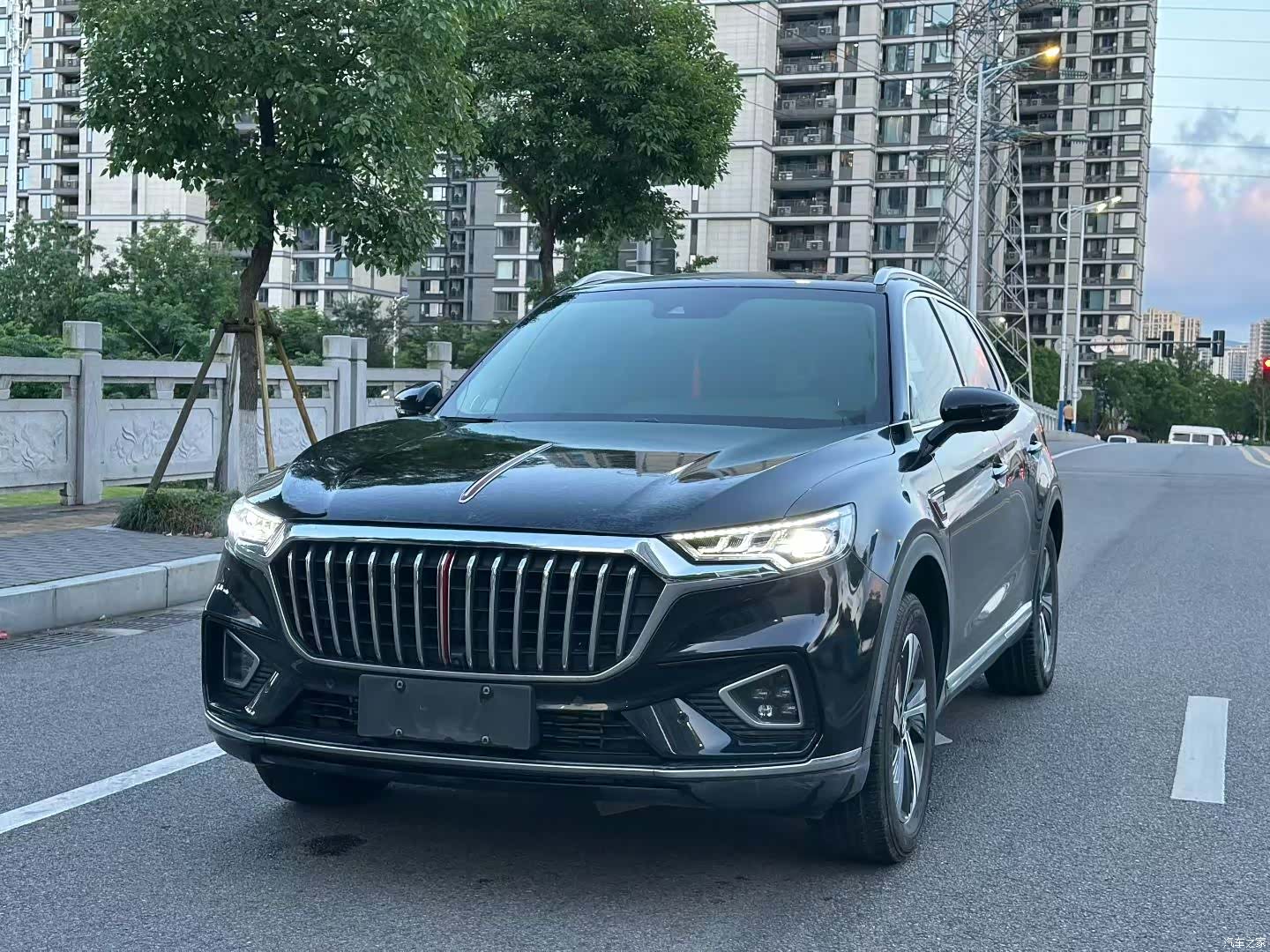 Hongqi HS5, 2021 1
