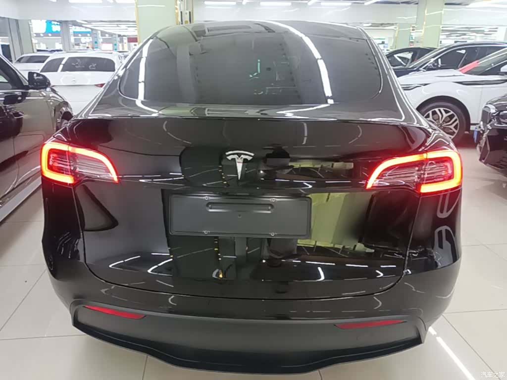 Tesla Model Y, 2023 6
