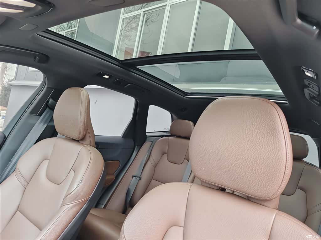 Volvo XC60, 2022 9