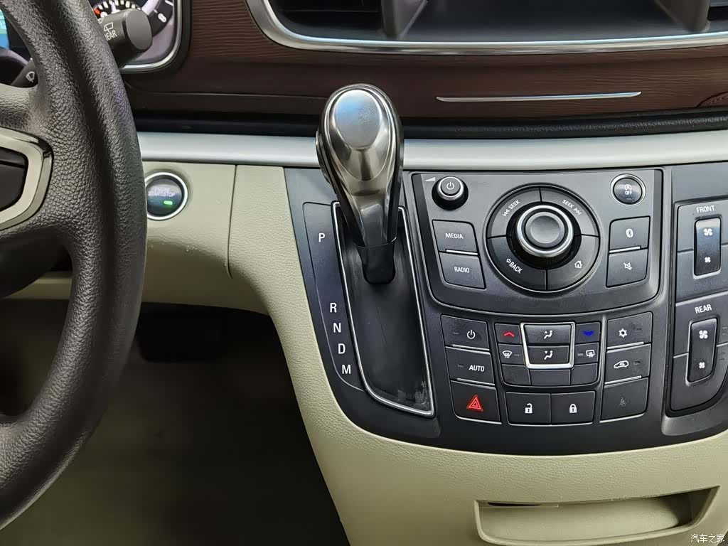 Buick GL8, 2018 13