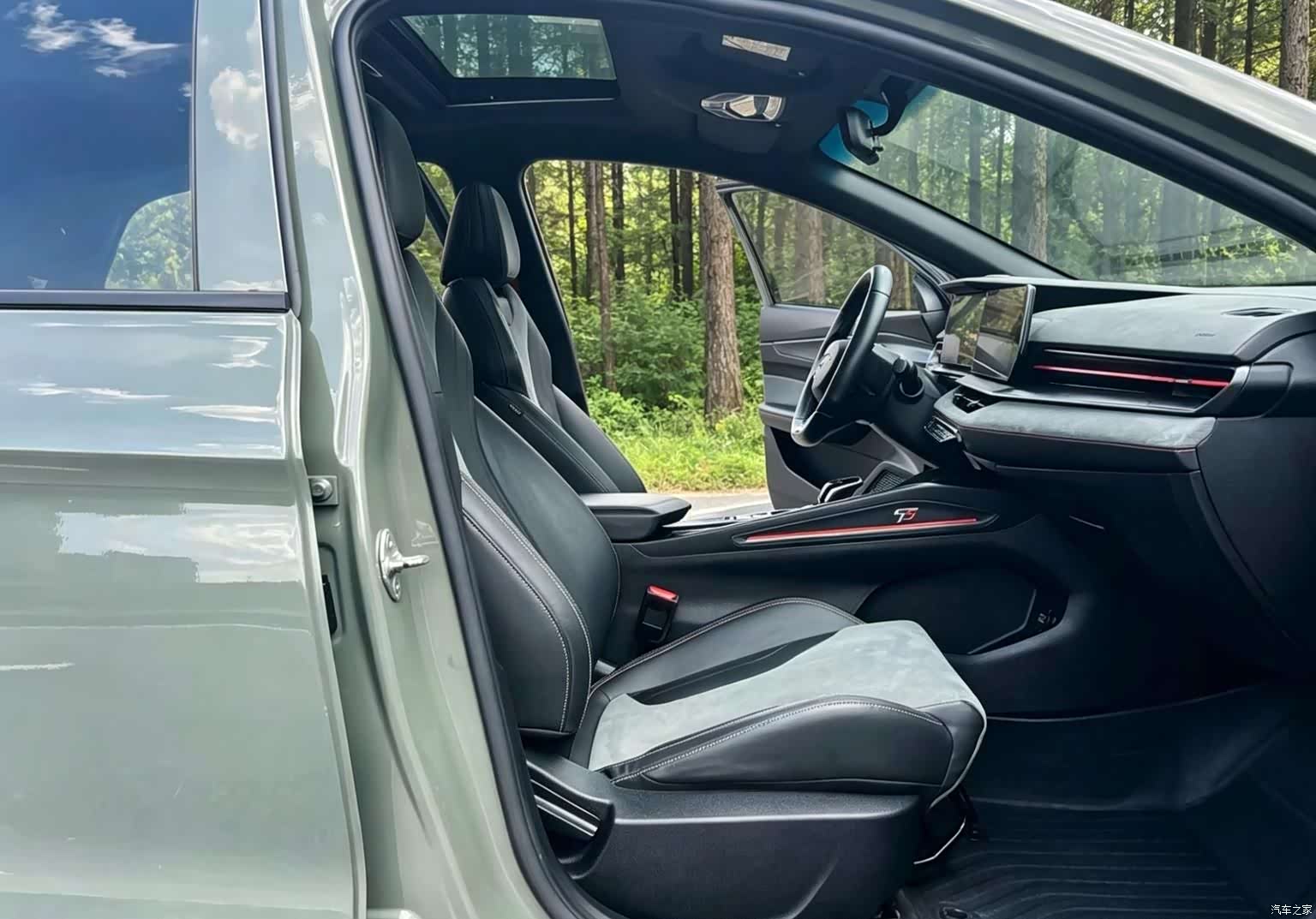 Geely Binray, 2022 11