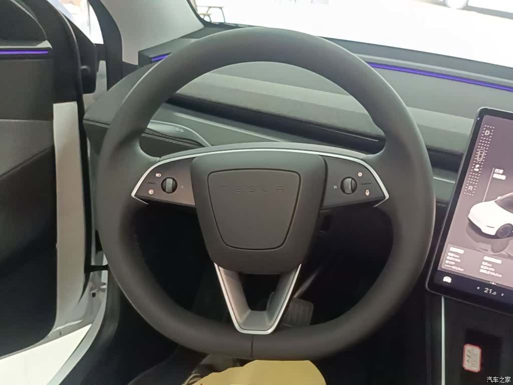 Tesla Model Y, 2025 11