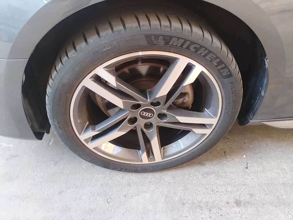 Audi A4L, 2022 23