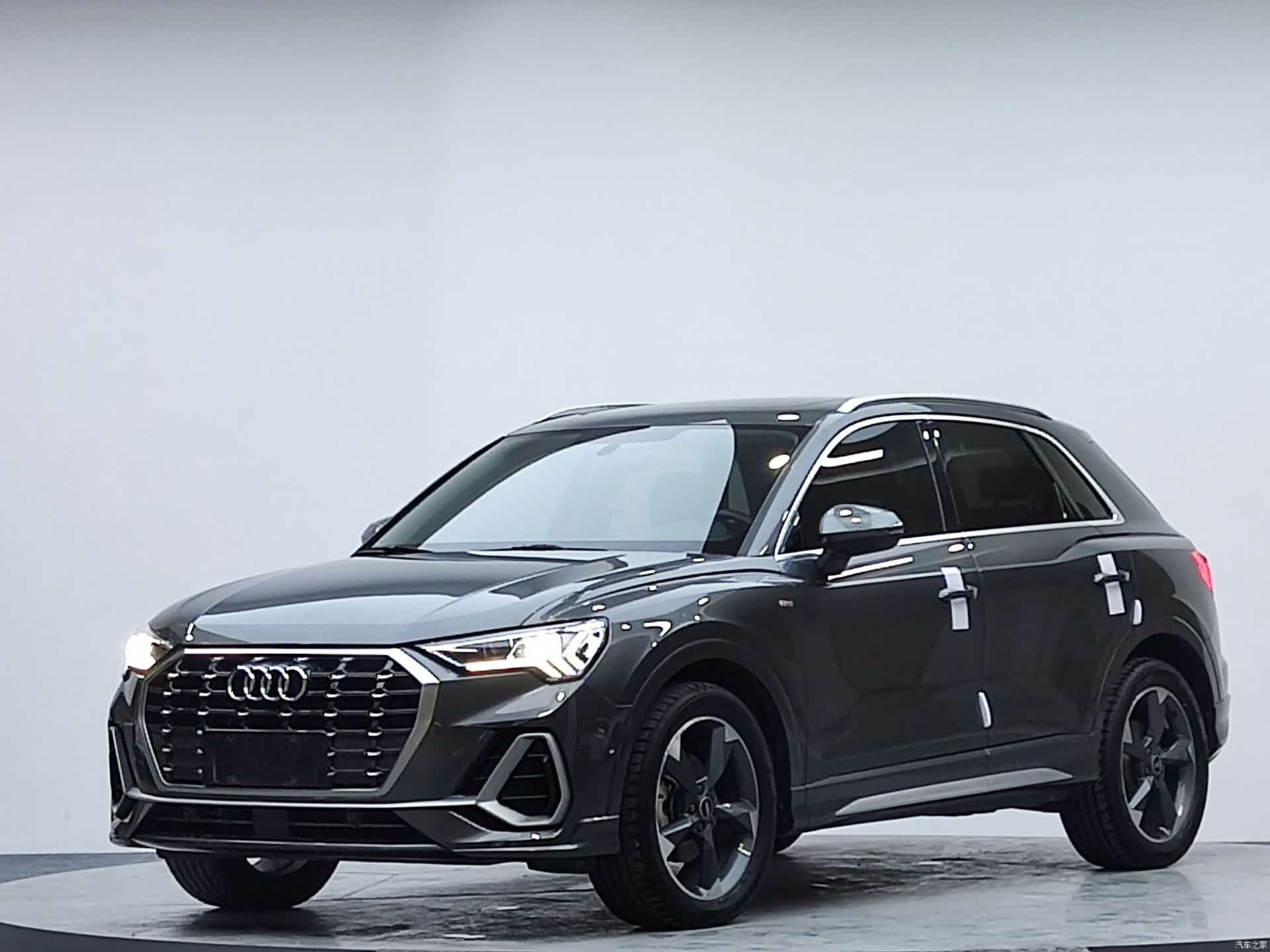 Audi Q3, 2022 2
