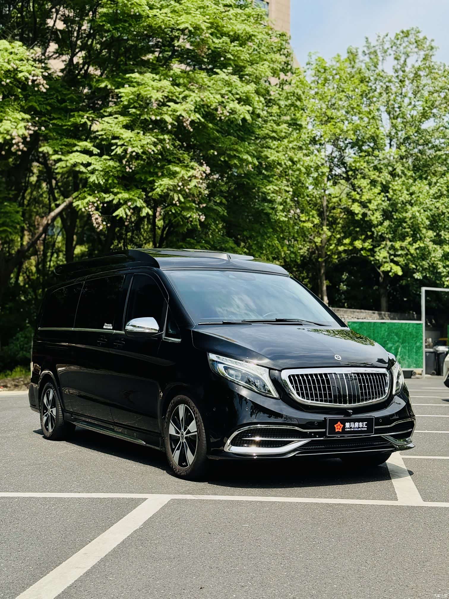 Mercedes-Benz V-Class, 2023 3
