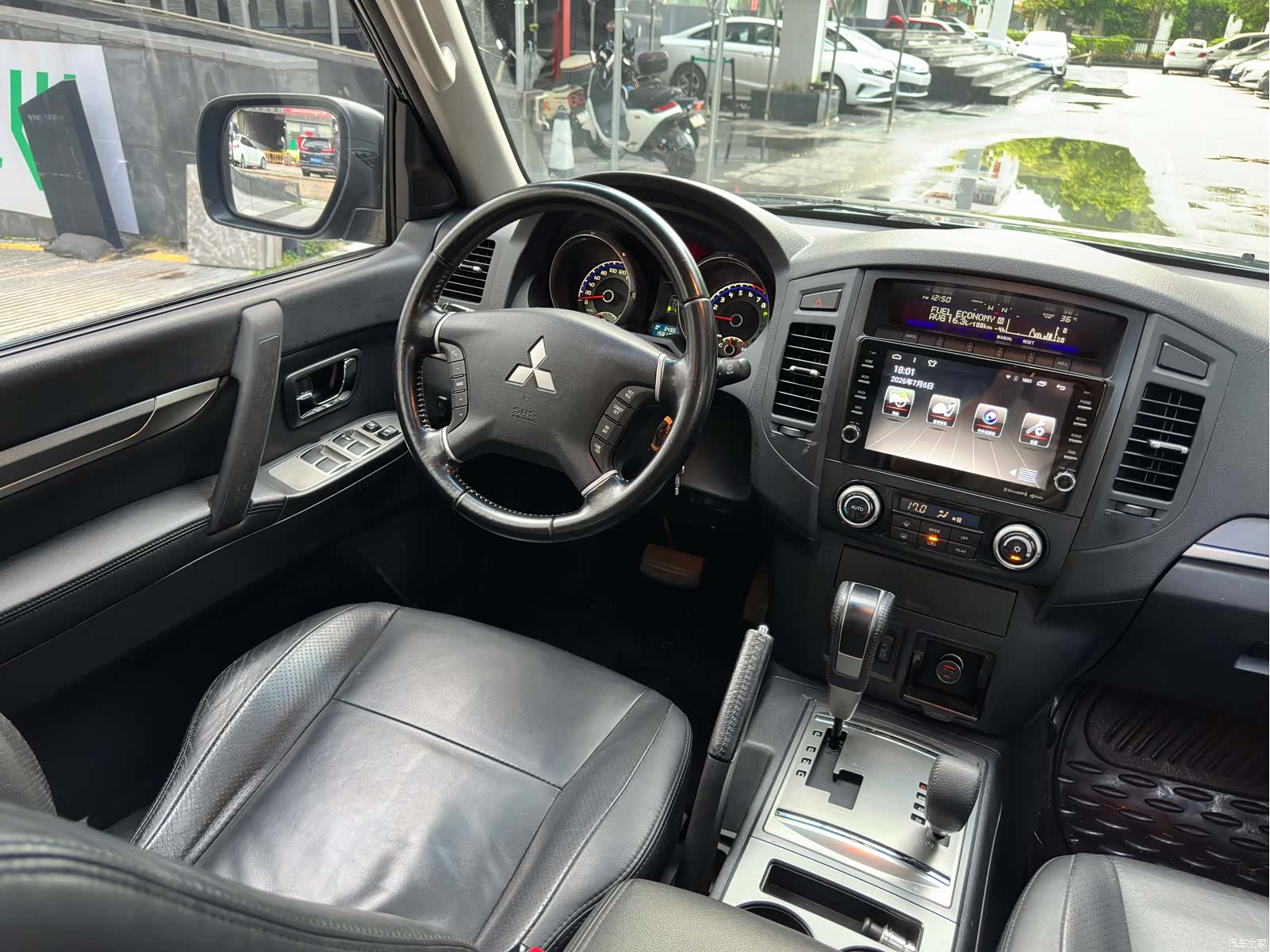 Mitsubishi Pajero, 2011 16