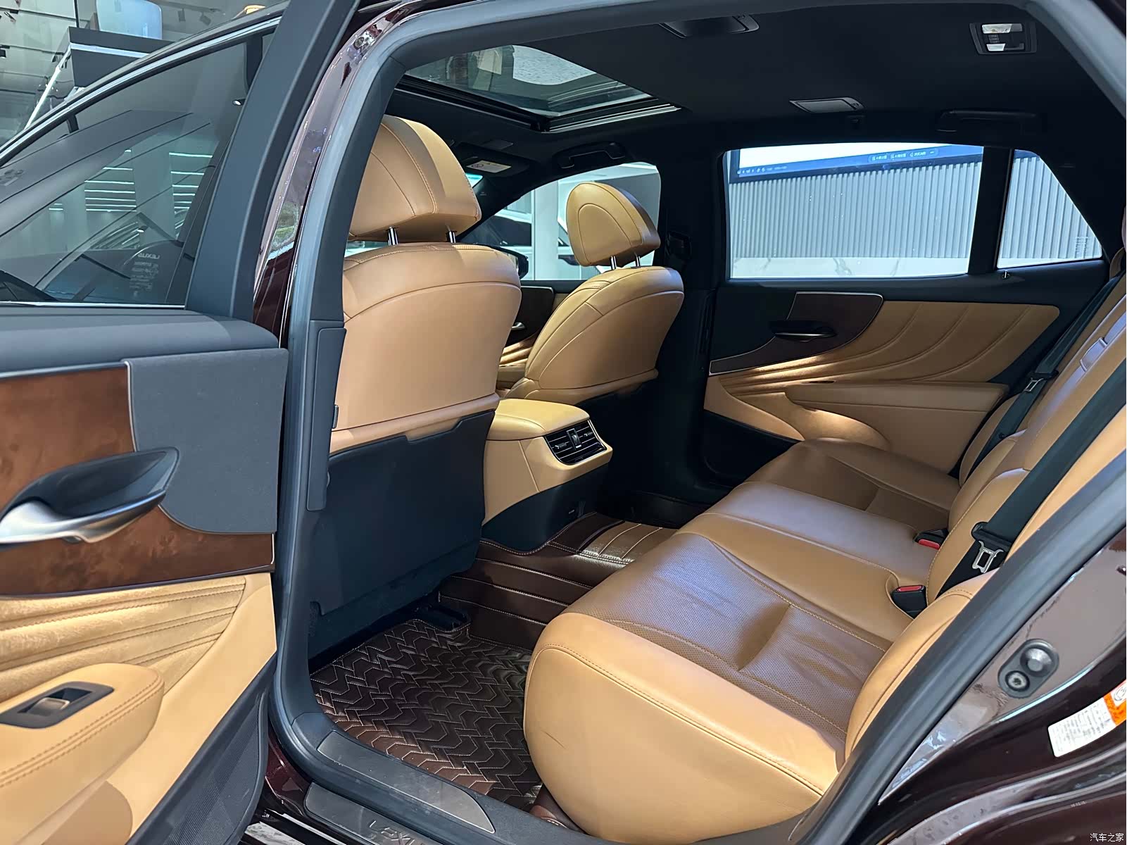 Lexus LS, 2021 11