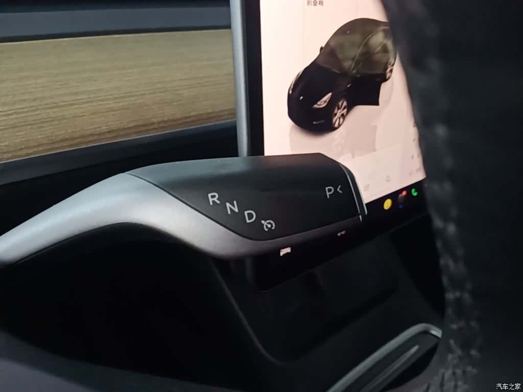 Tesla Model Y, 2023 14