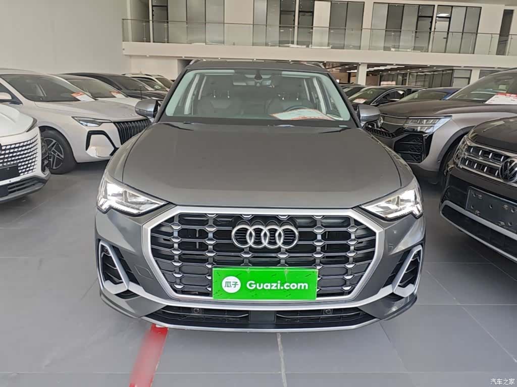 Audi Q3, 2022 3