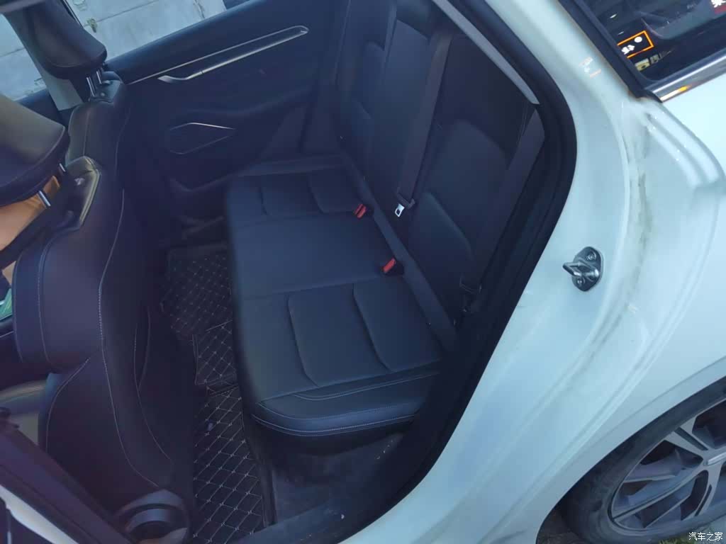Geely Emgrand, 2022 14