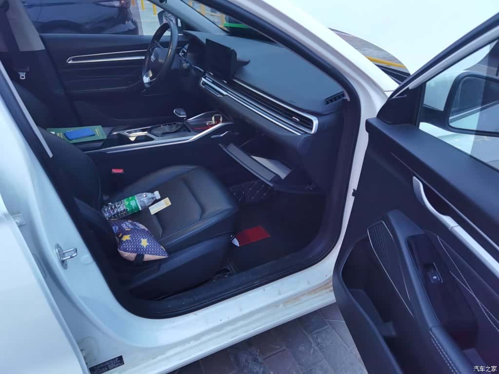 Geely Emgrand, 2022 22