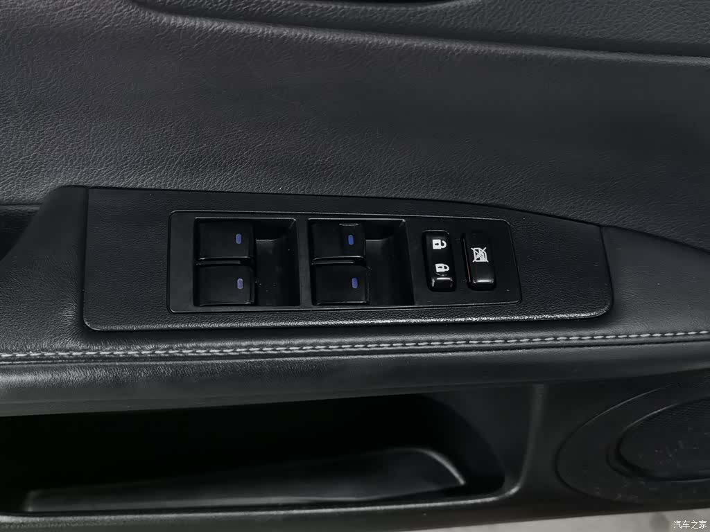 Lexus ES, 2012 9