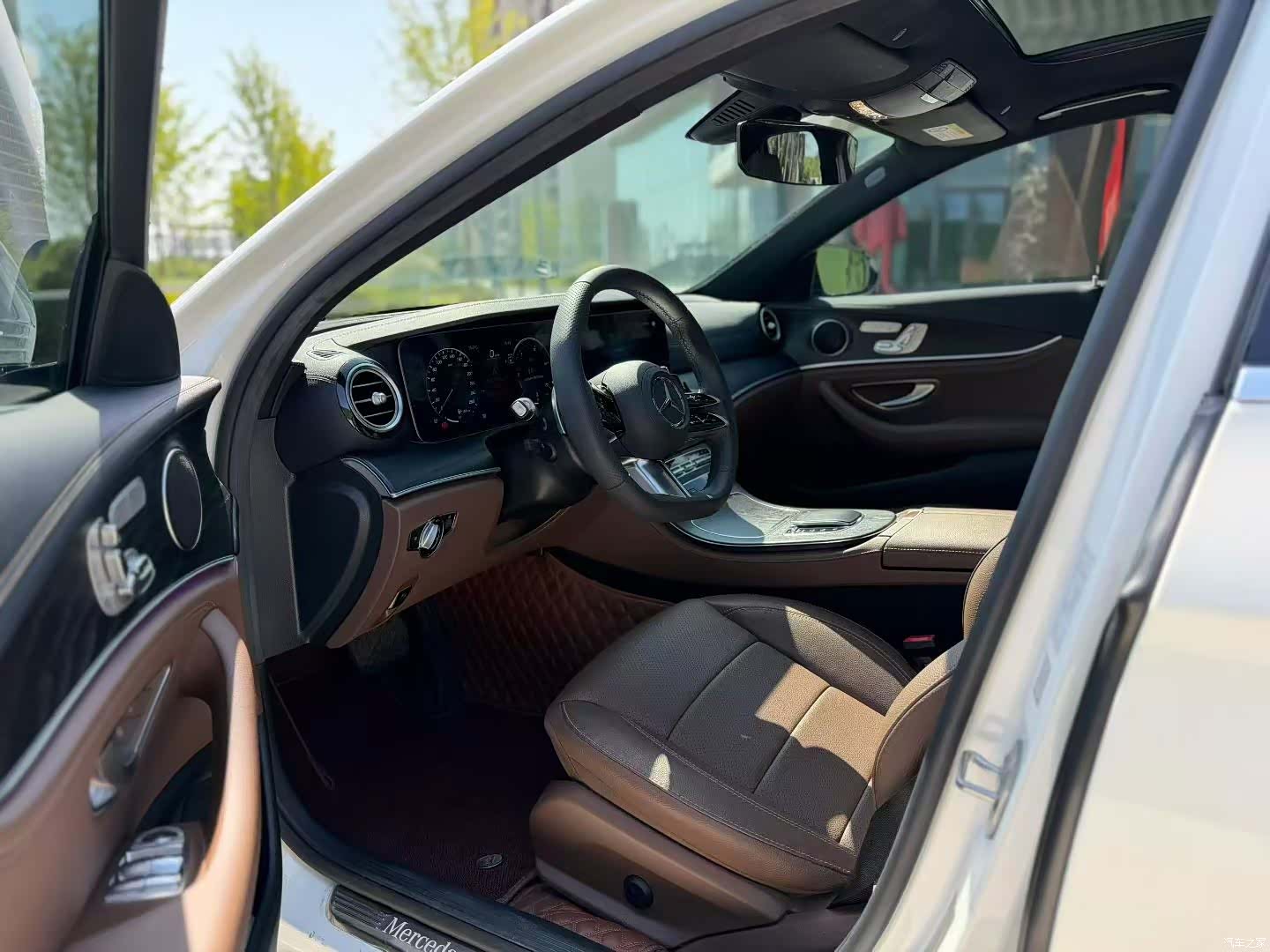 Mercedes-Benz E-Class, 2023 4