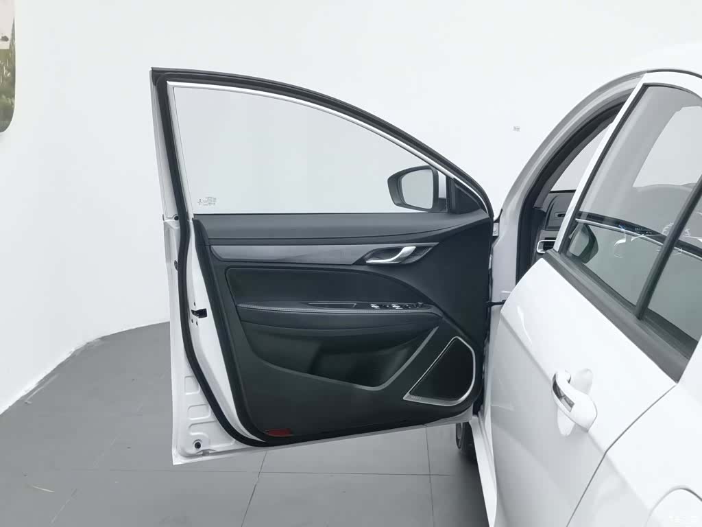 Geely Emgrand, 2022 8