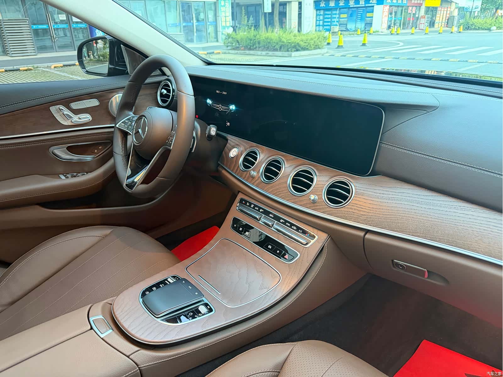 Mercedes-Benz E-Class, 2023 6