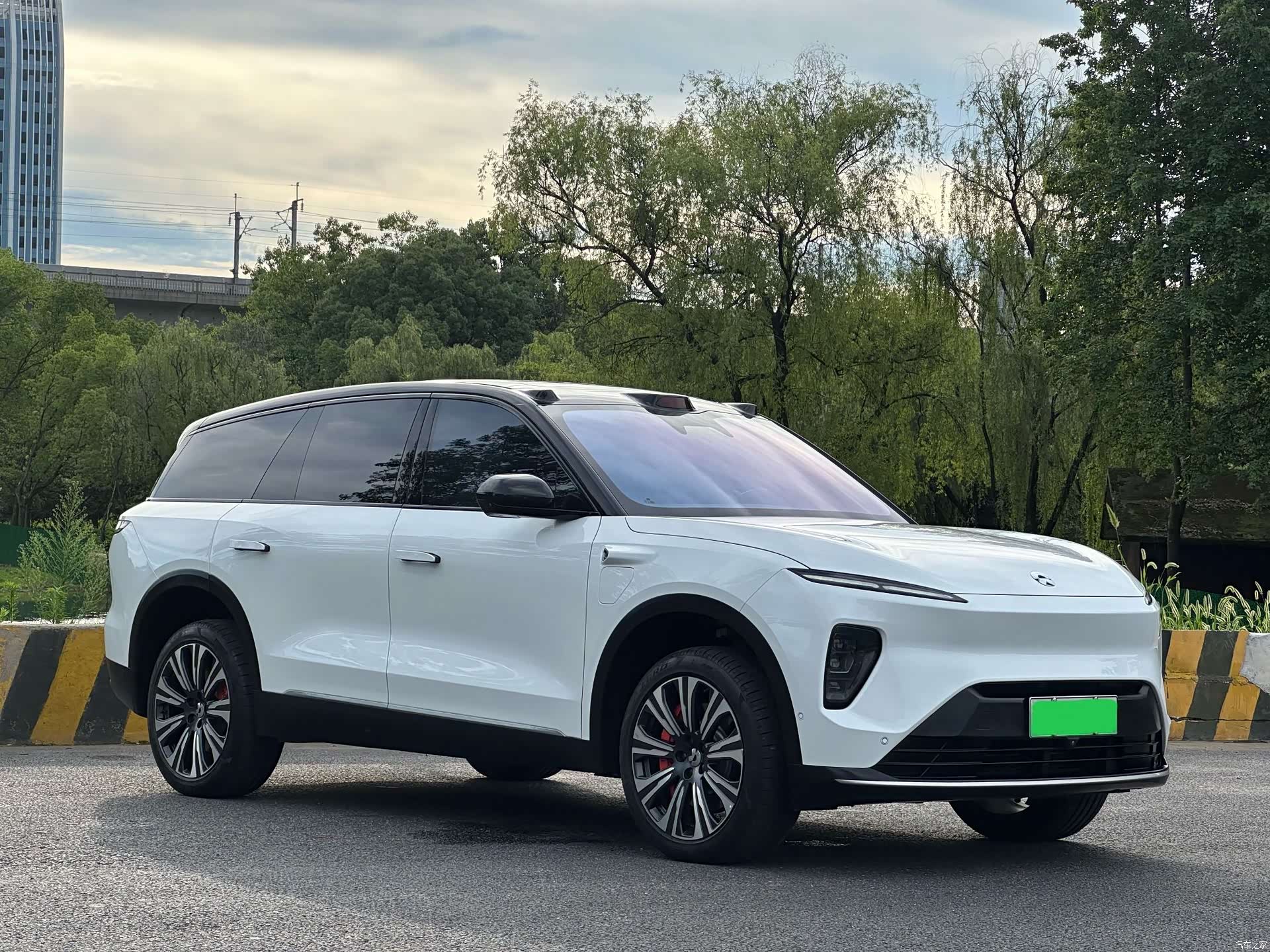 NIO ES8, 2023 3