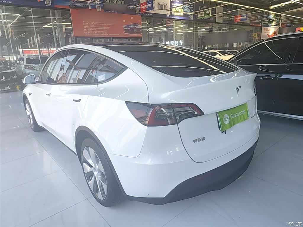 Tesla Model Y, 2022 все фото