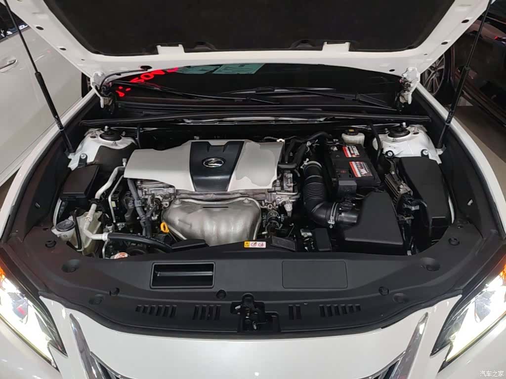 Lexus ES, 2019 20