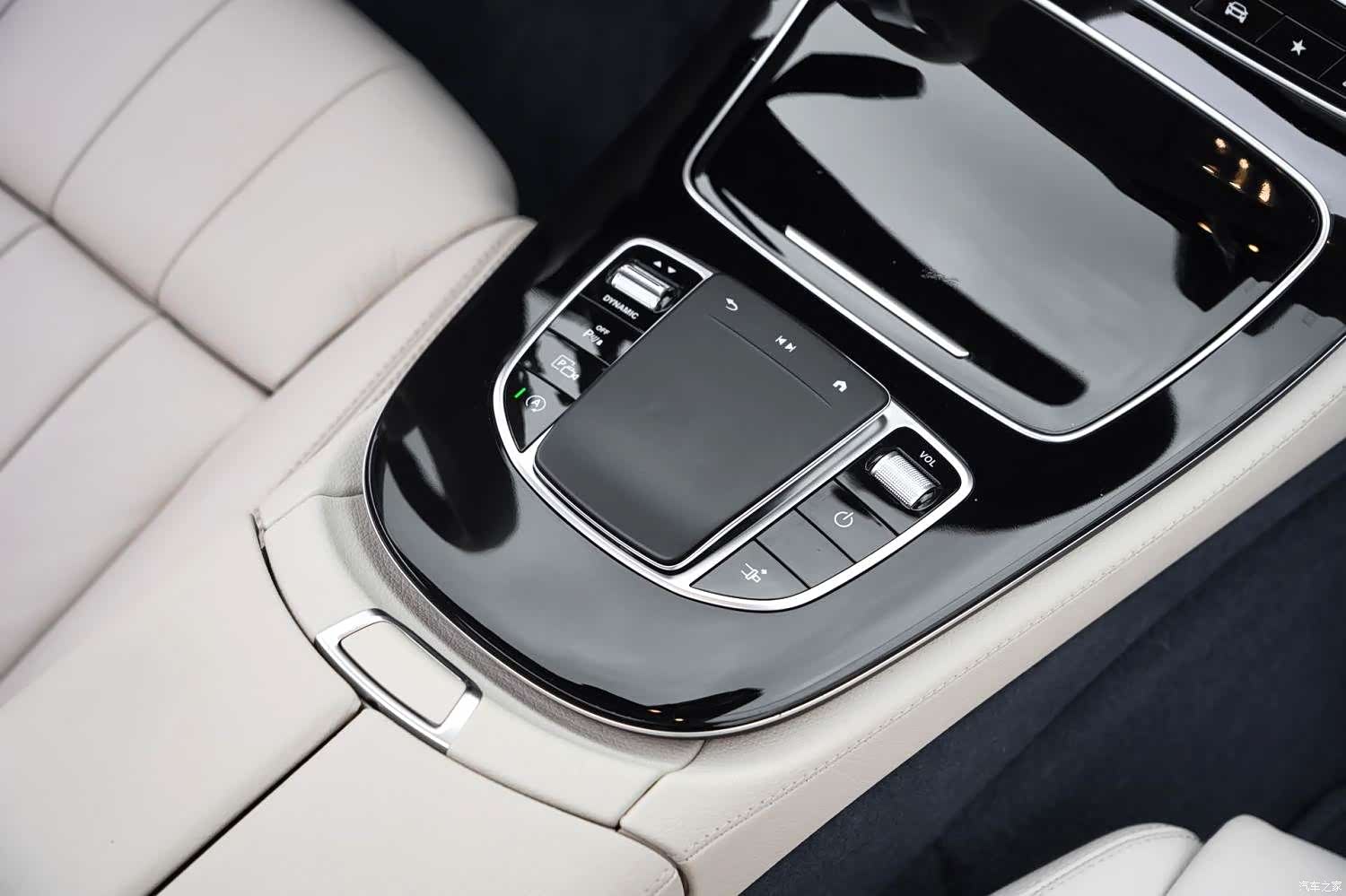 Mercedes-Benz E-Class, 2022 13