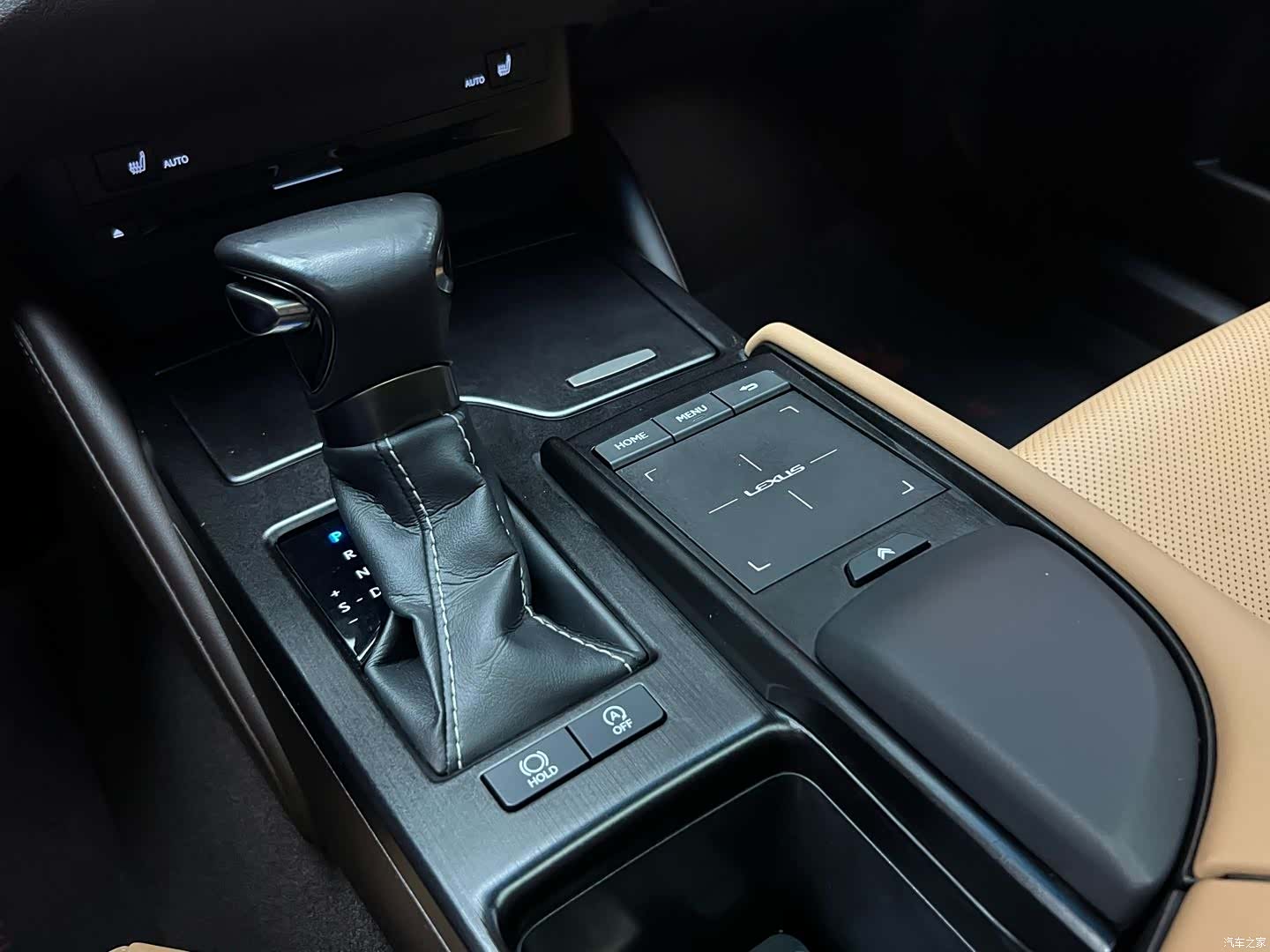 Lexus ES, 2019 14