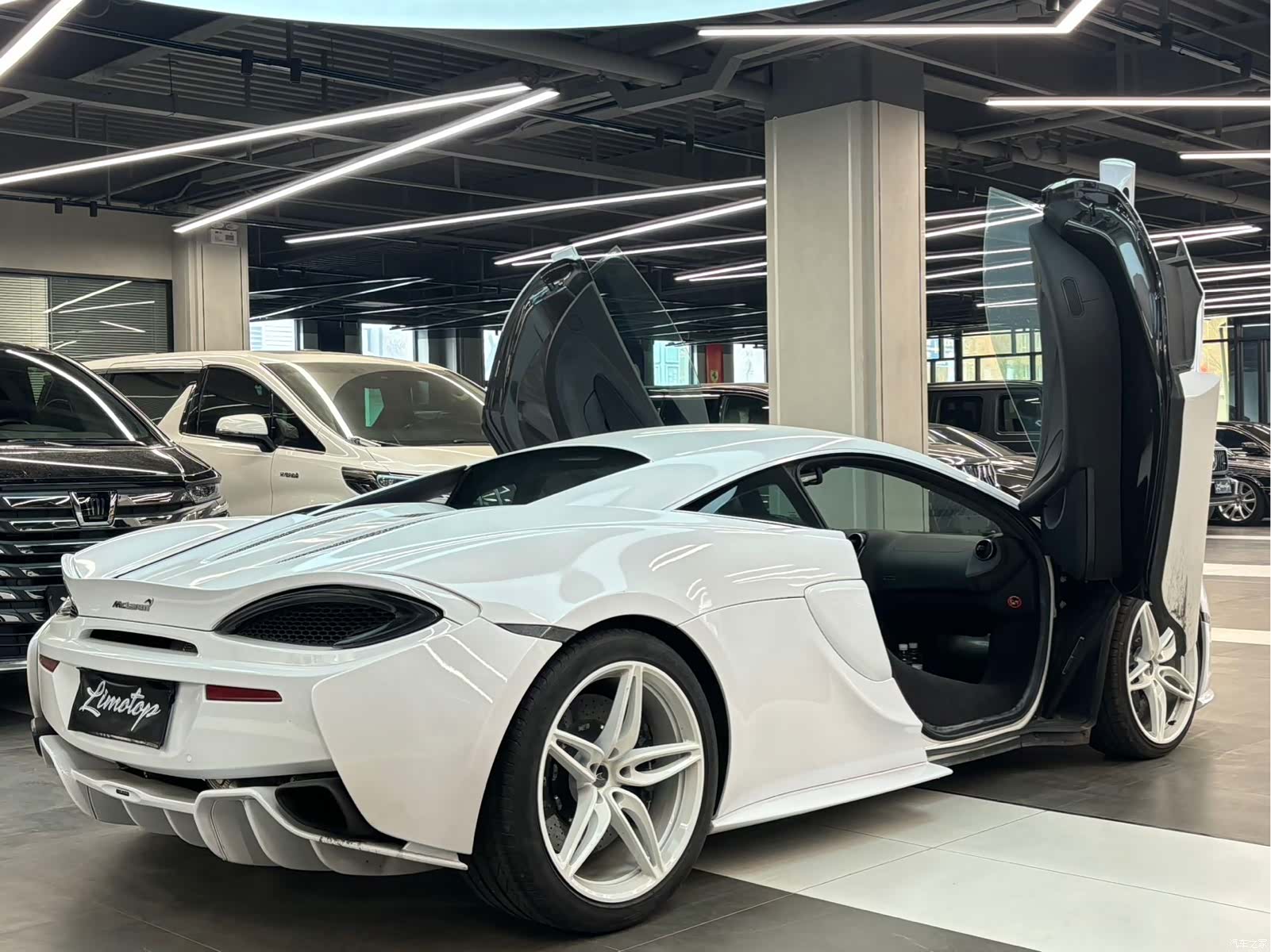McLaren 570, 2016 6