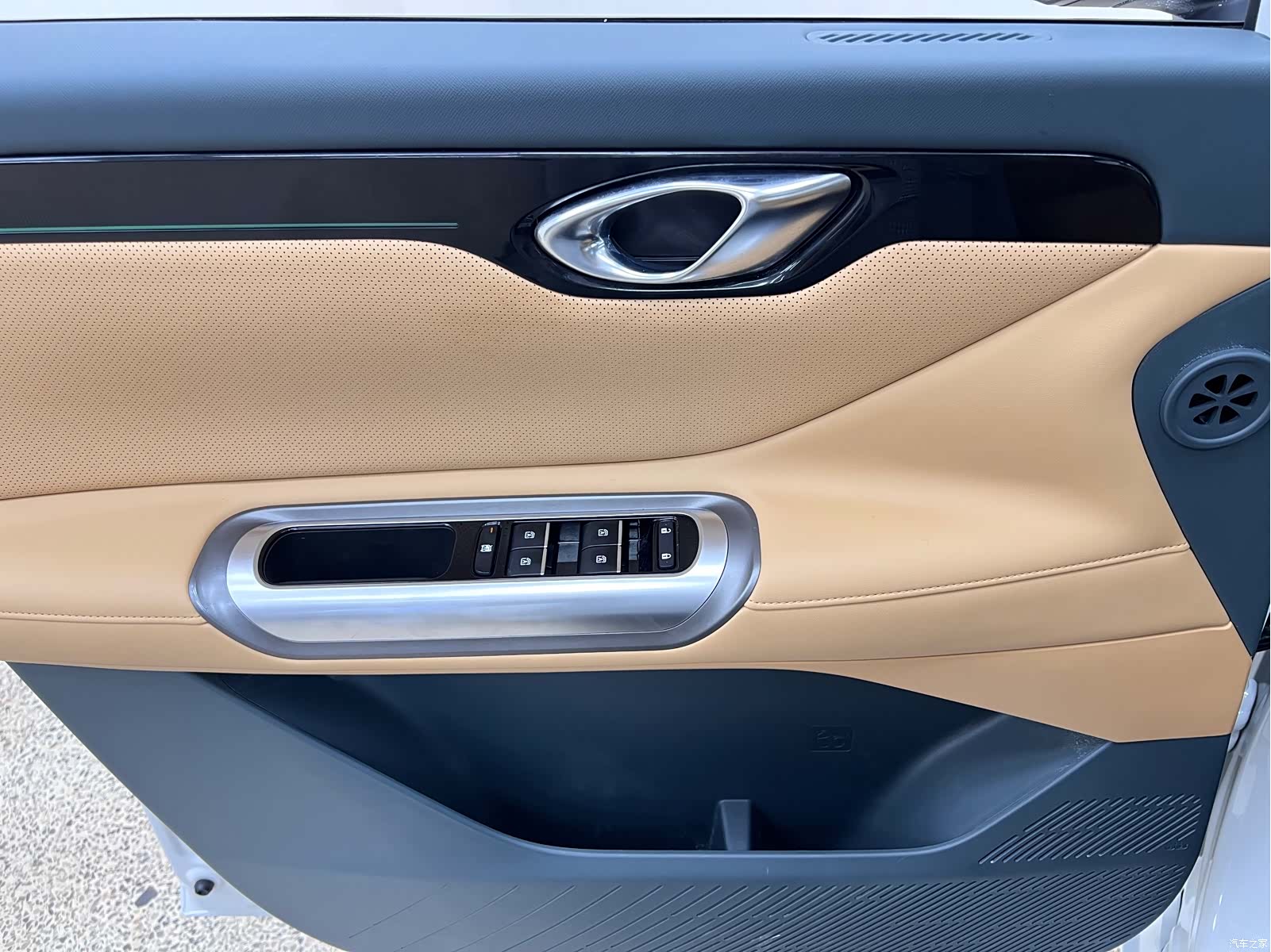 Trumpchi E8, 2024 12