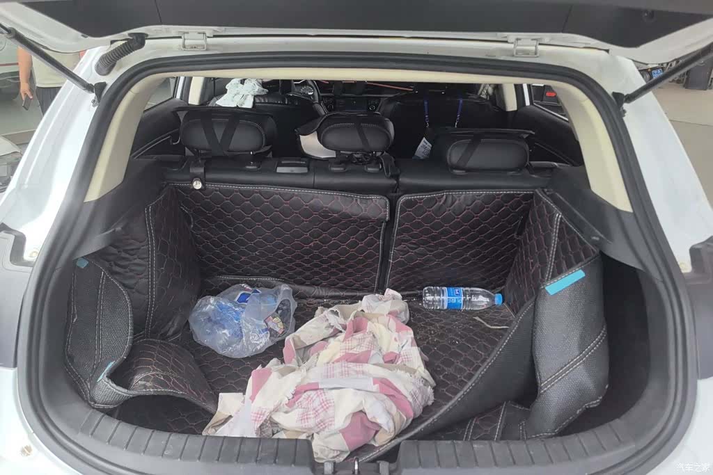 Geely Emgrand, 2017 4