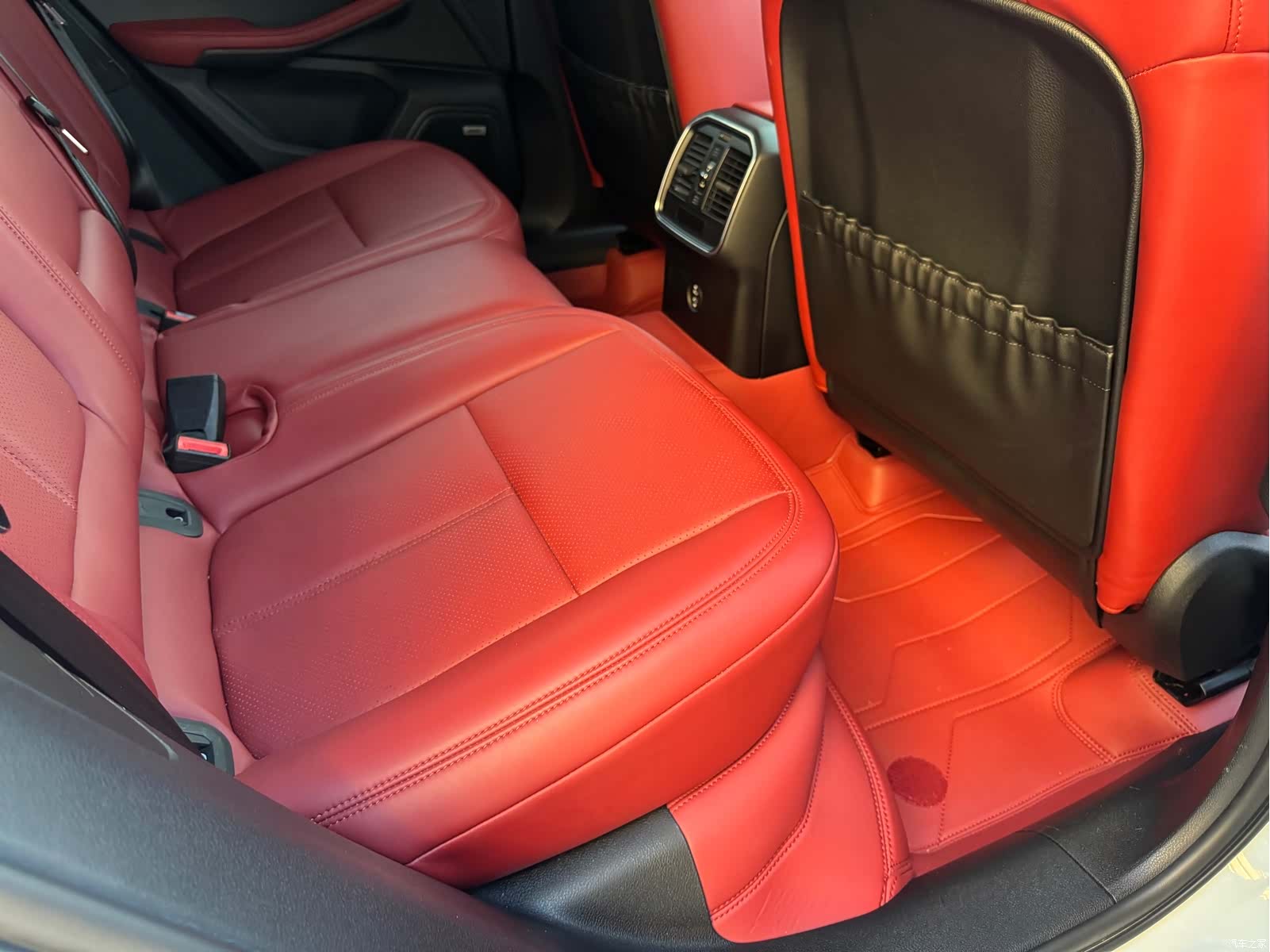 Porsche Macan, 2024 13