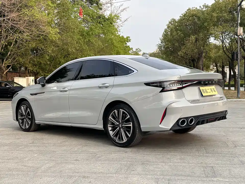 Chery Arrizo 8