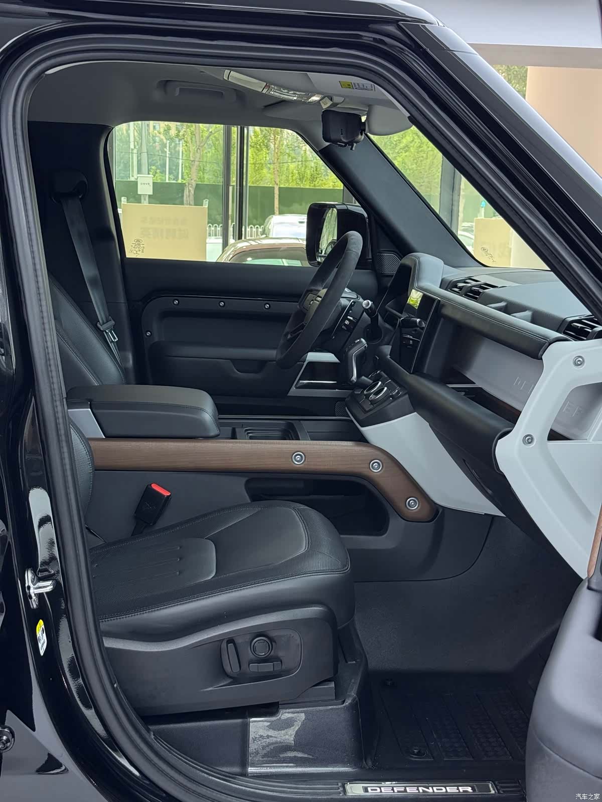 Land Rover Defender, 2022 15