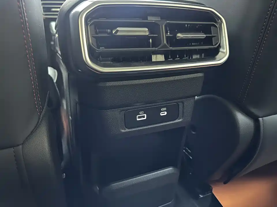 Jetour Jet Traveler C-DM