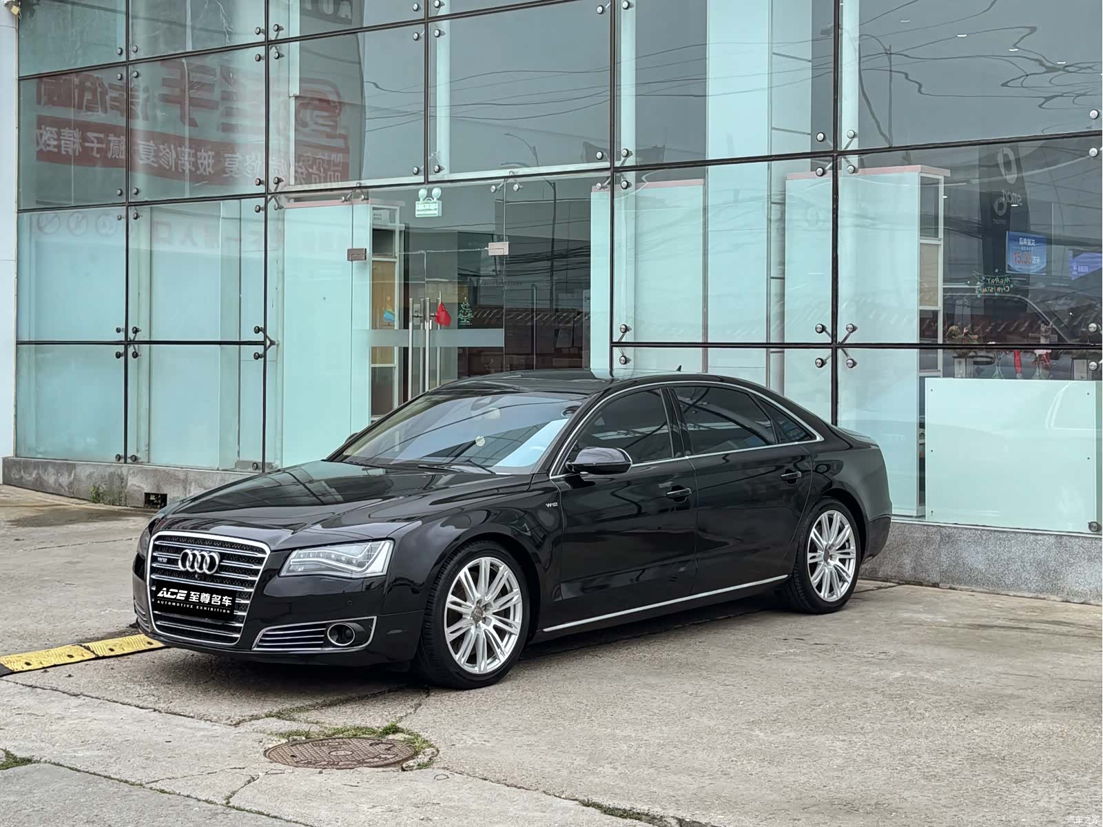 Audi A8L, 2011 1