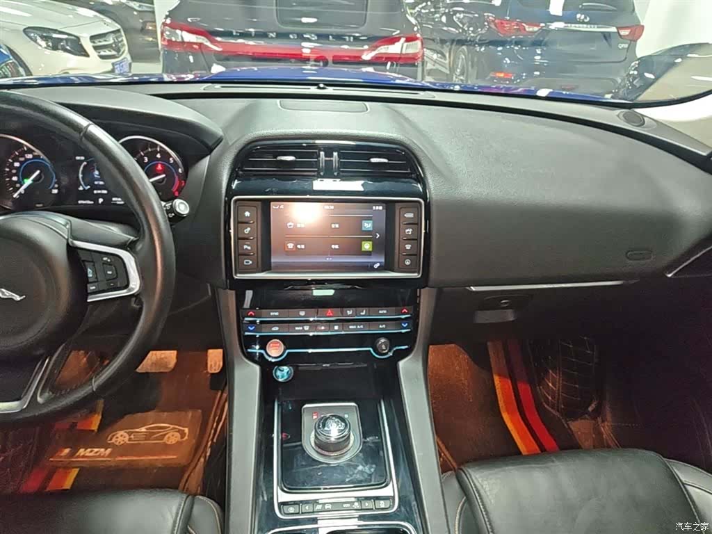 Jaguar F-PACE, 2018 13