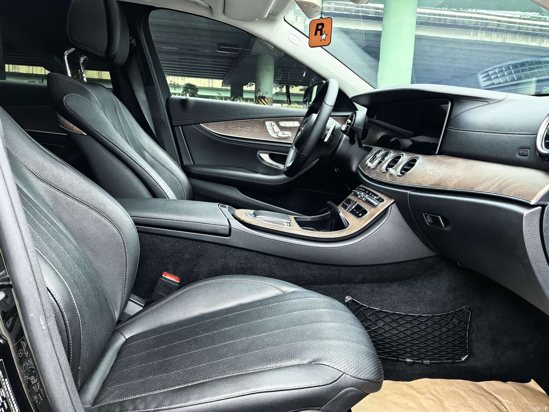 Mercedes-Benz E-Class, 2019 6