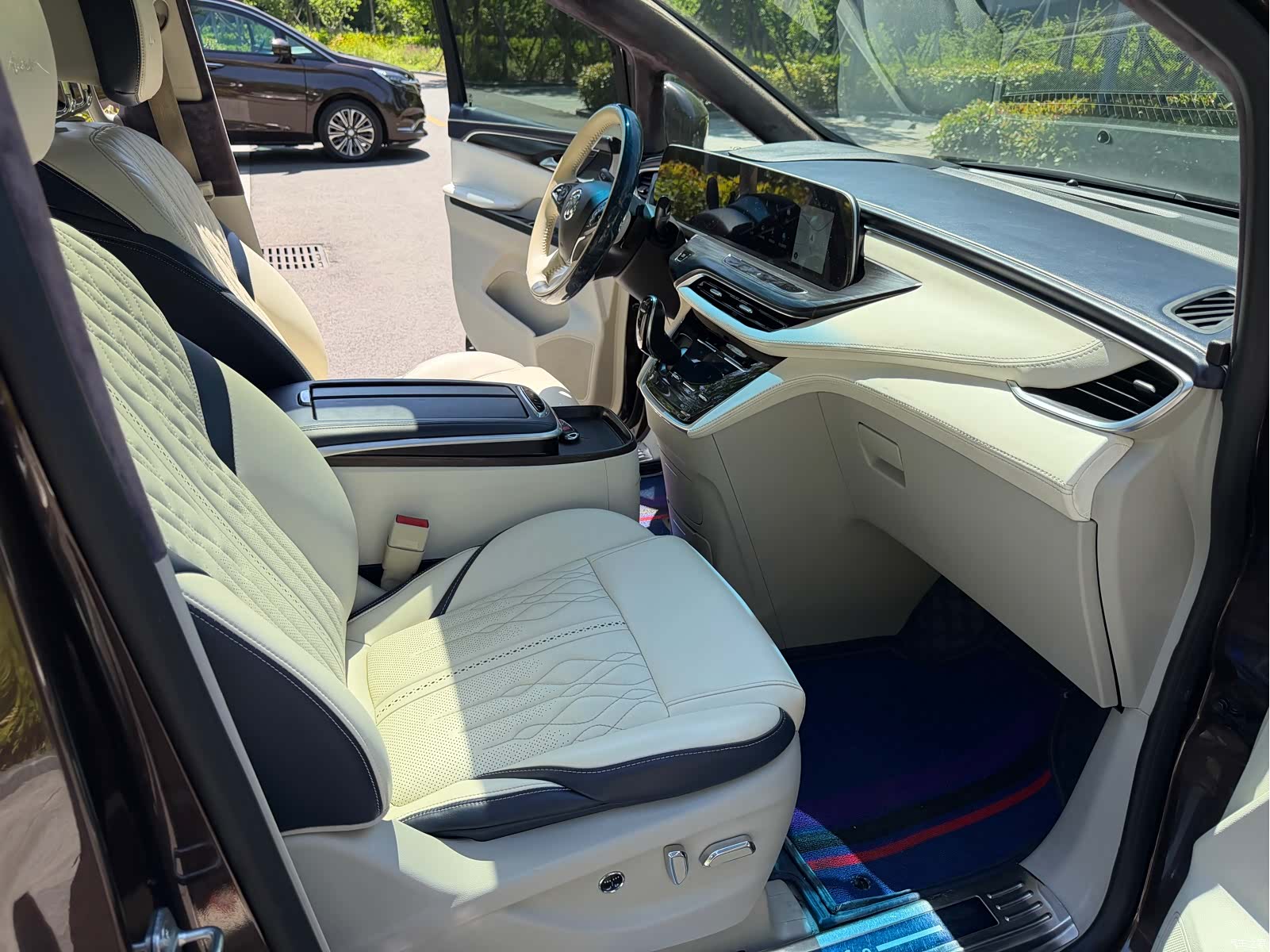 Buick GL8, 2020 12