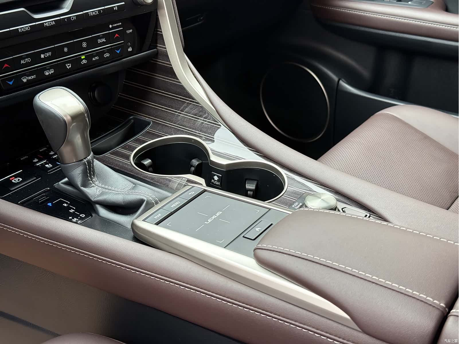 Lexus RX, 2022 10