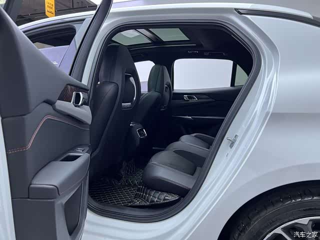 Lynk & Co 01, 2020 7