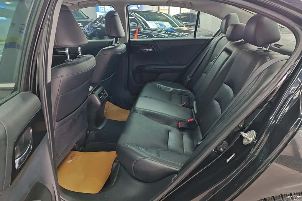 Honda Accord, 2016 11