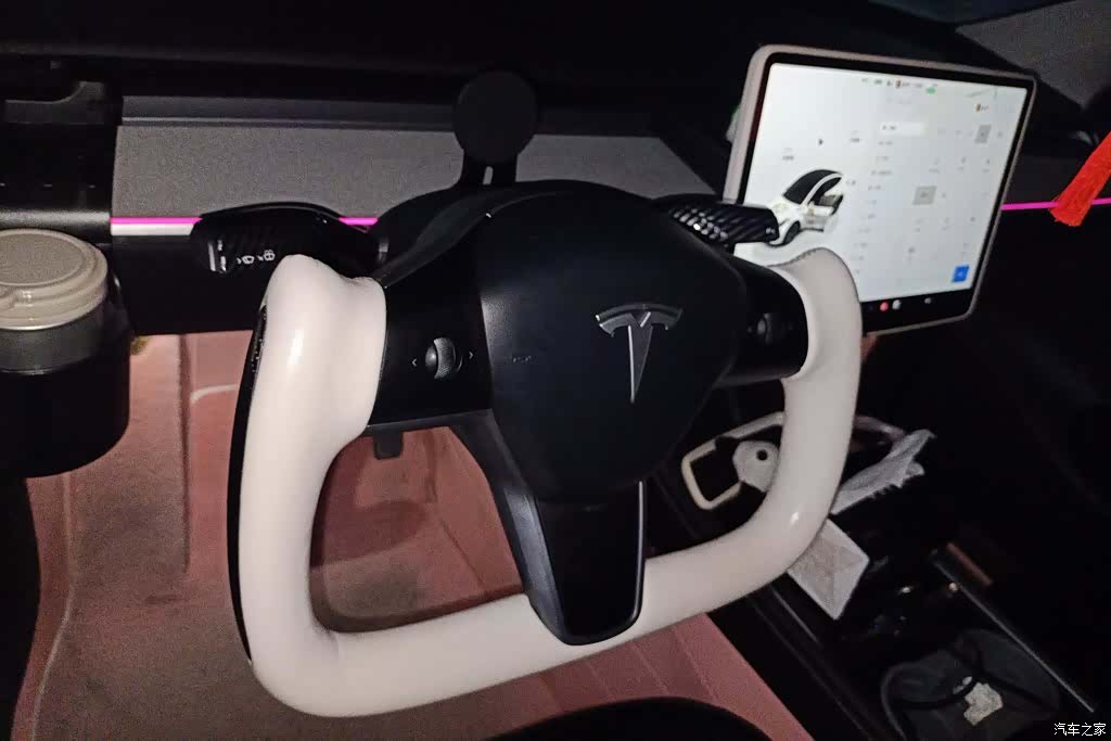 Tesla Model Y, 2024 15