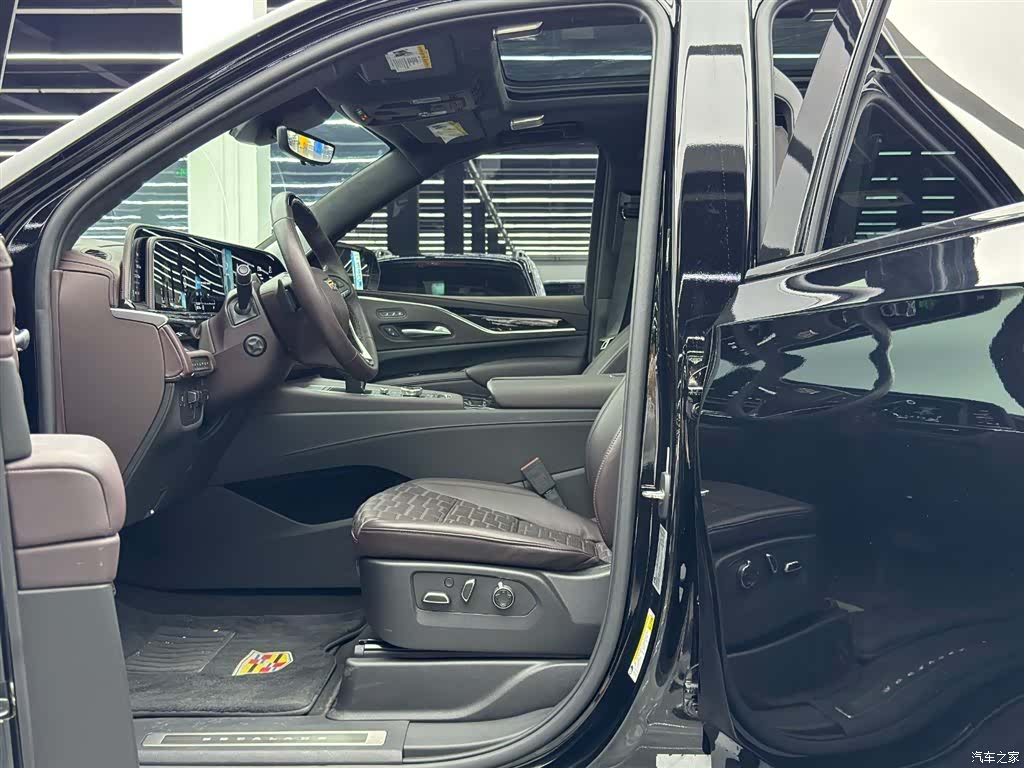 Cadillac Escalade, 2026 8