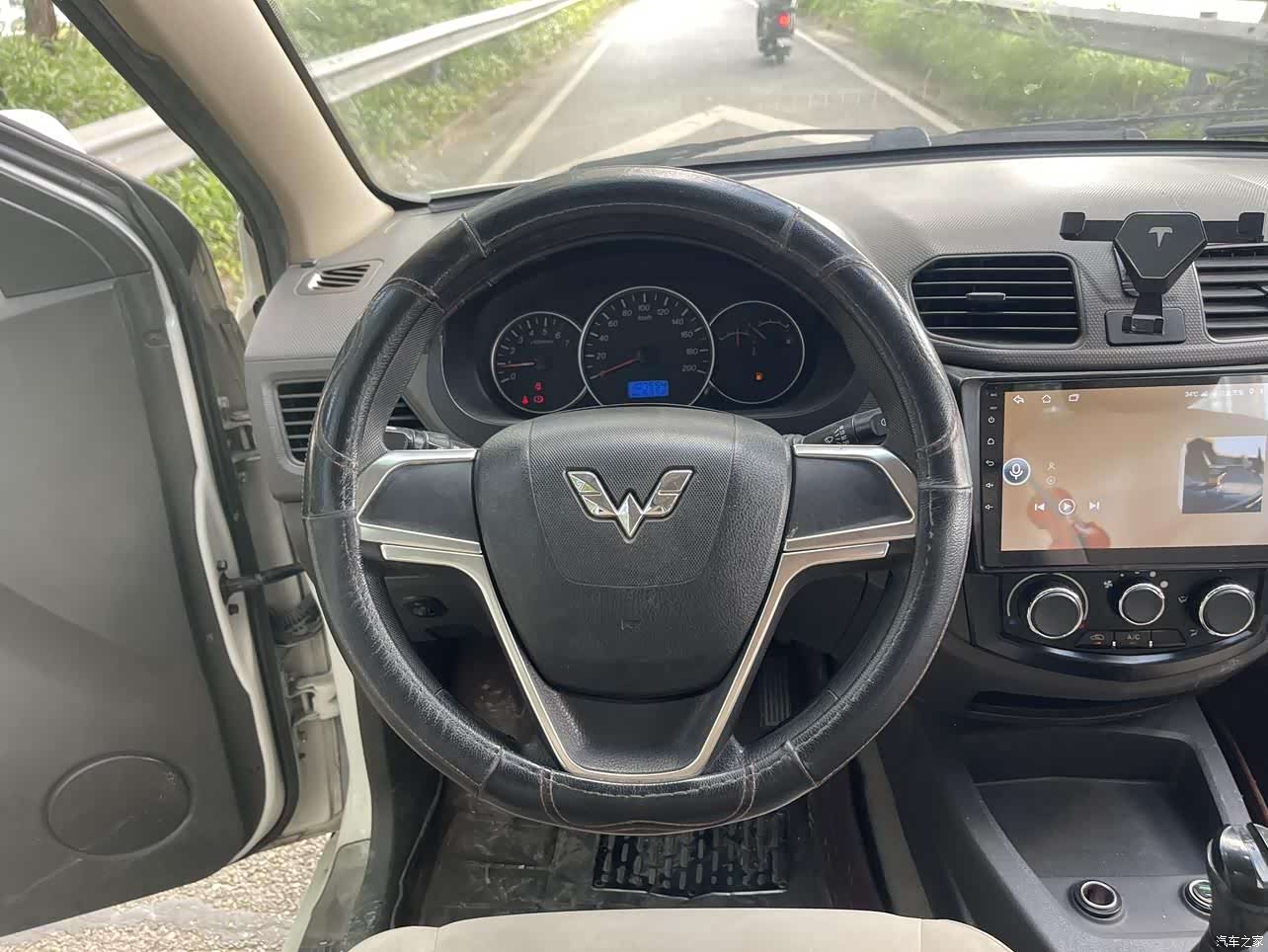 Wuling Hongguang, 2018 11