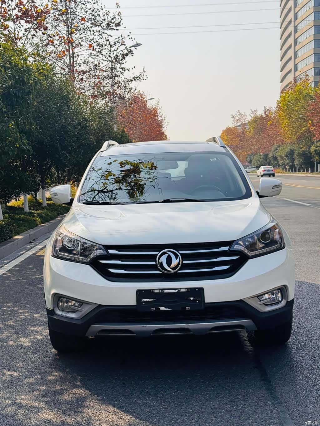 DongFeng AX7, 2016 3