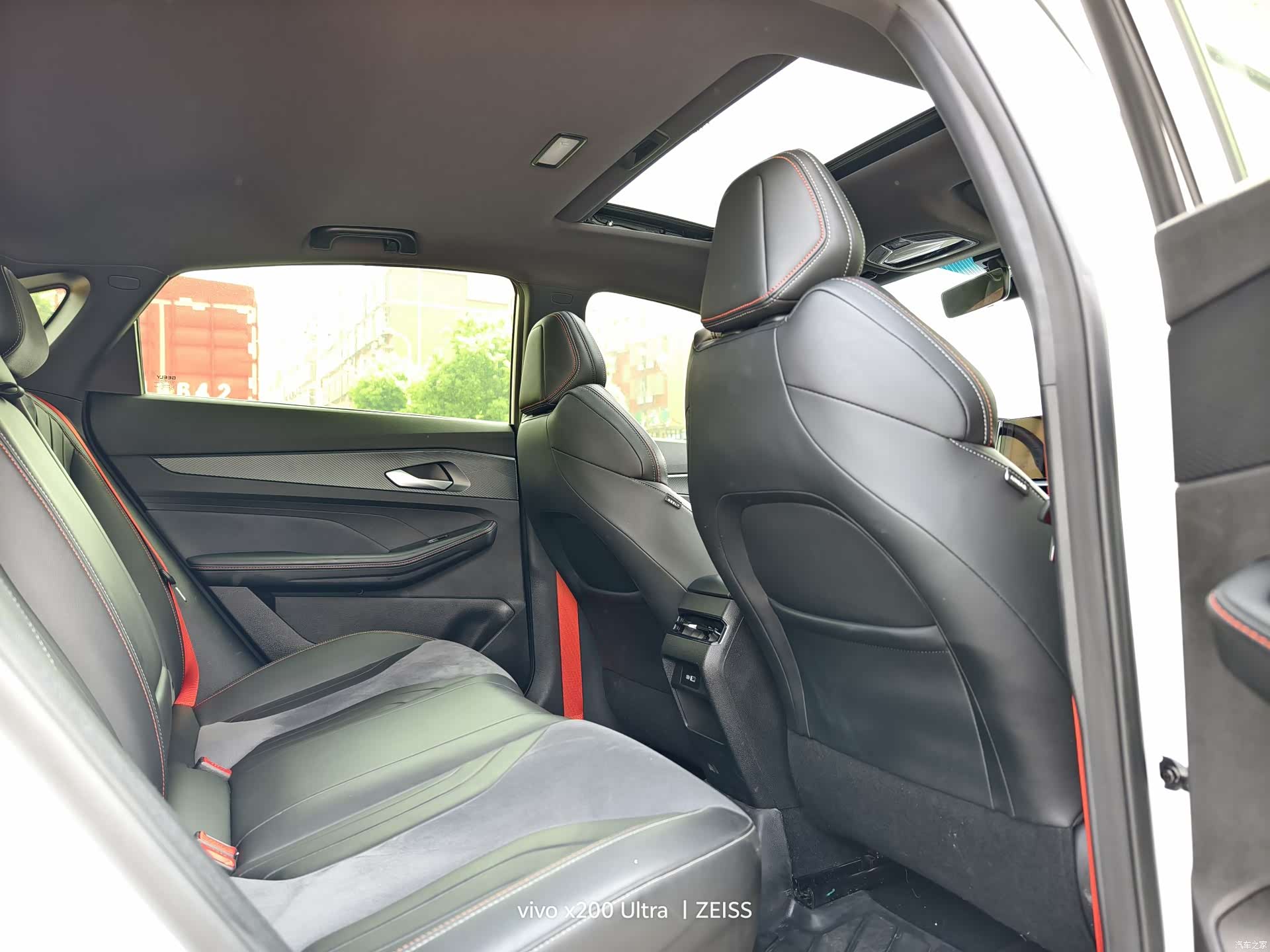 Geely Binray, 2023 10